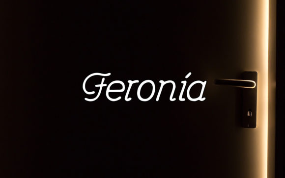 Feronia: A Handwritten Font for Editorial Design